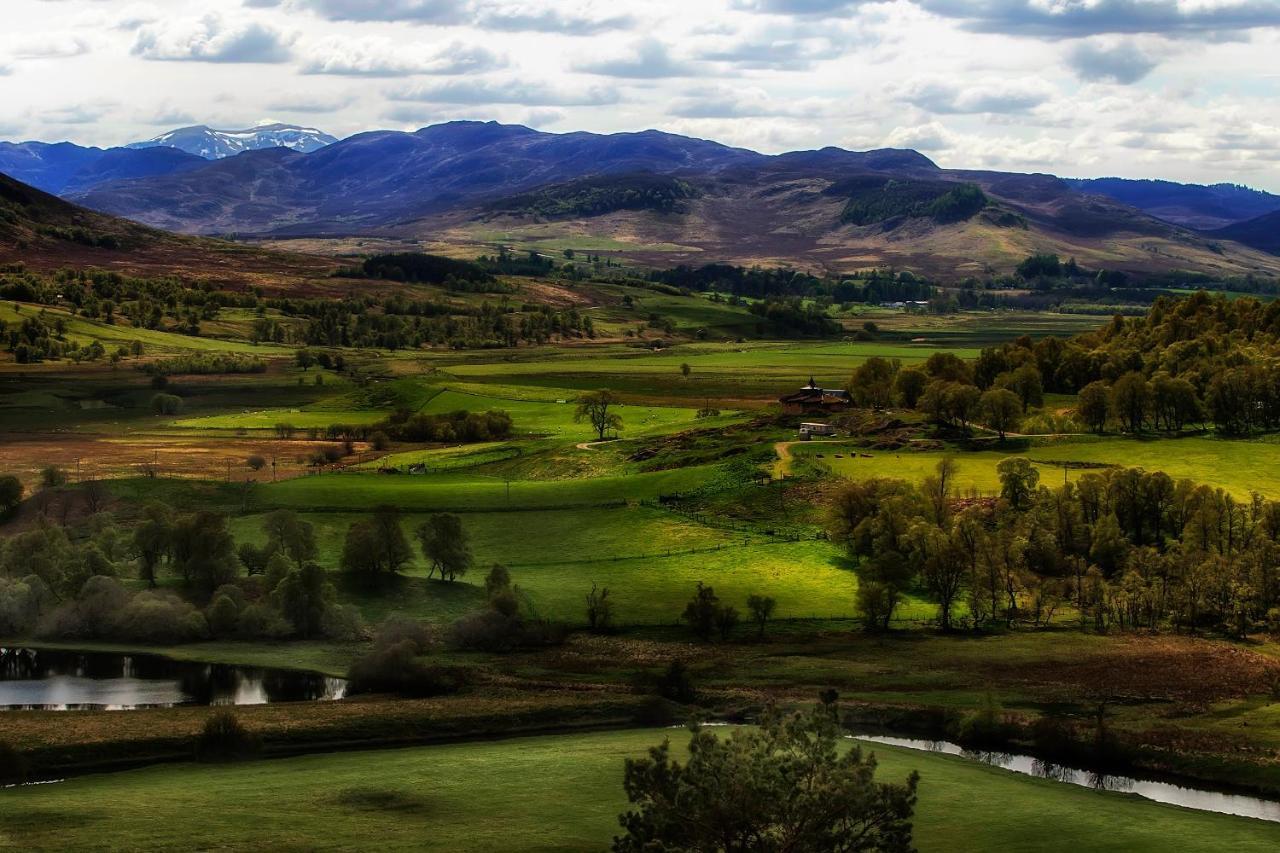 Glentruim Homestay B&B And Glamping Pods Newtonmore Exterior photo