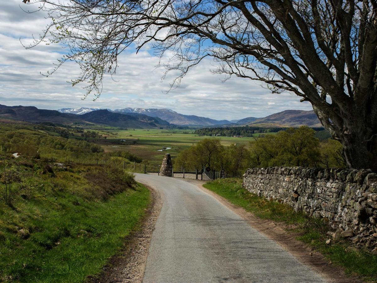 Glentruim Homestay B&B And Glamping Pods Newtonmore Exterior photo
